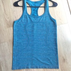 Lululemon top